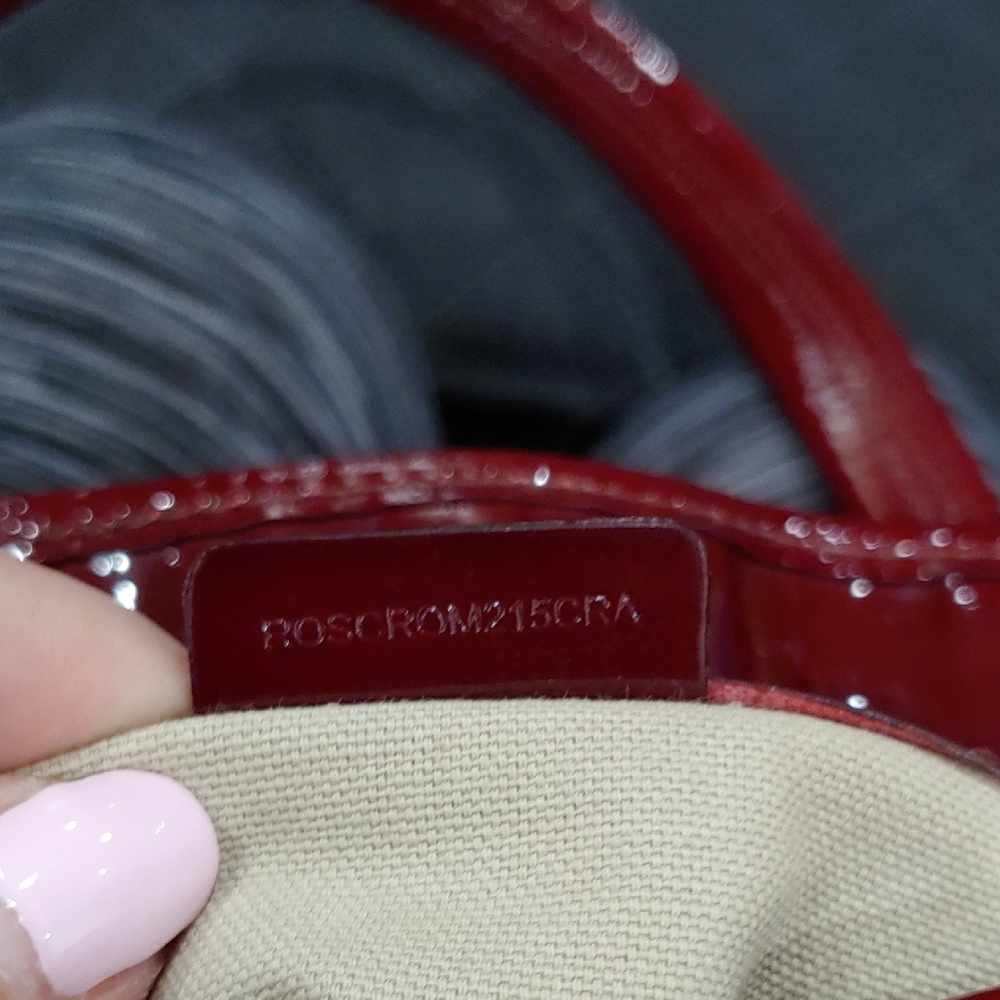 Burberry Red and Cream Heart Tote - Picture 2 of 12